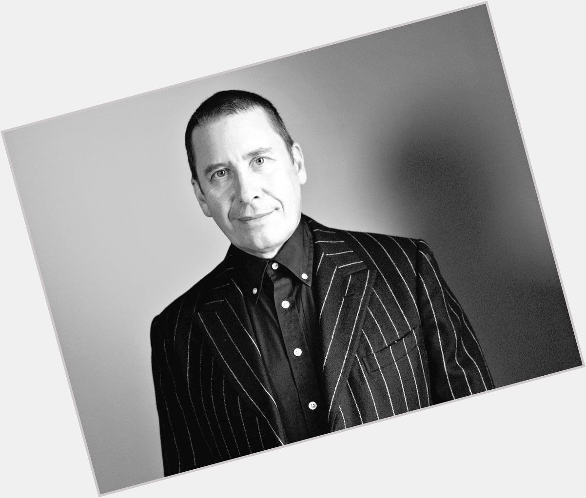 Happy Birthday to this guy: The piano legend that is Jools Holland turns 60 today. 