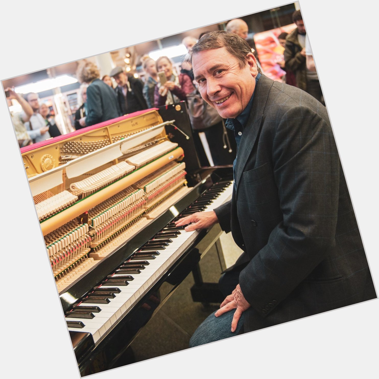 Happy Birthday to Jools Holland. 
Here\s a nice throwback to his visit in 2016. 
