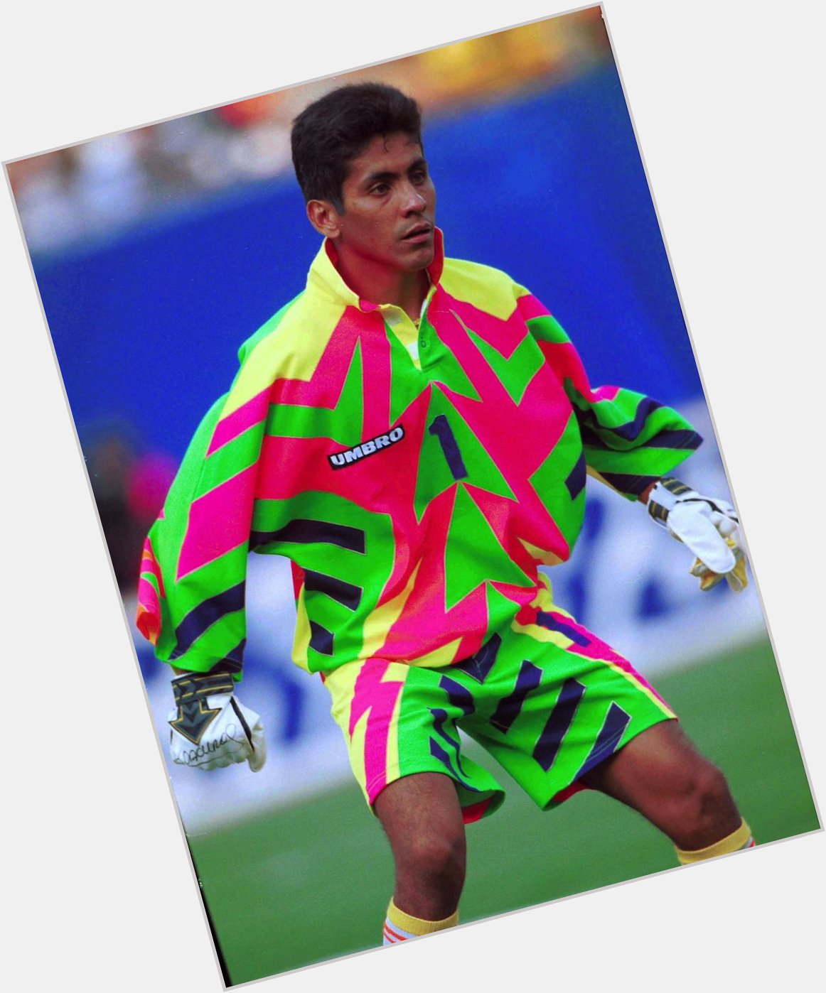 Happy 54th birthday to Jorge Campos Is he the flyest keeper ever? 