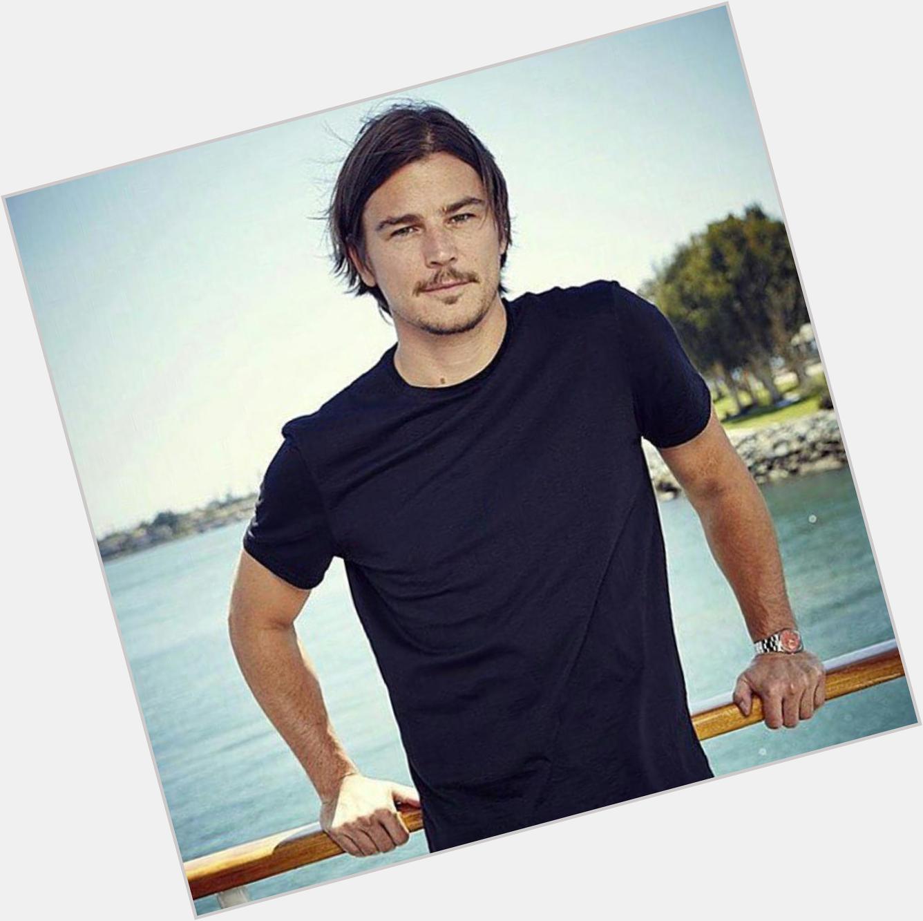 I discovered him in 1998 and I\m still fan. Now he\s 37 and he\s going to be a daddy ! Happy birthday Josh Hartnett 