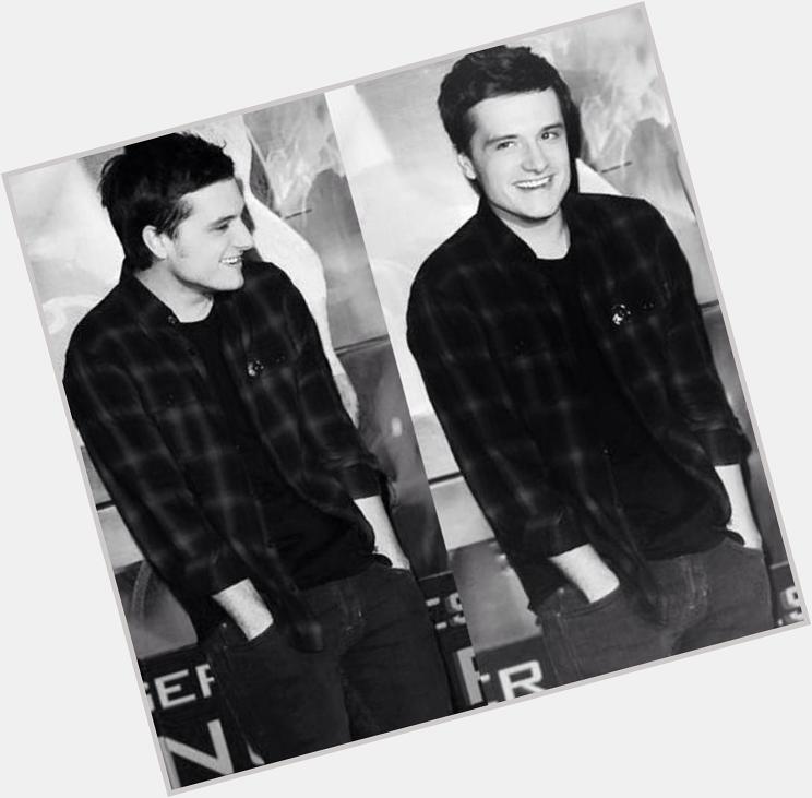 HAPPY BIRTHDAY JOSH HUTCHERSON! I LOVE YOU SO MUCH AND YOURE 5EVER MY IDOL. CANT BELIEVE UR 22 NOW!    