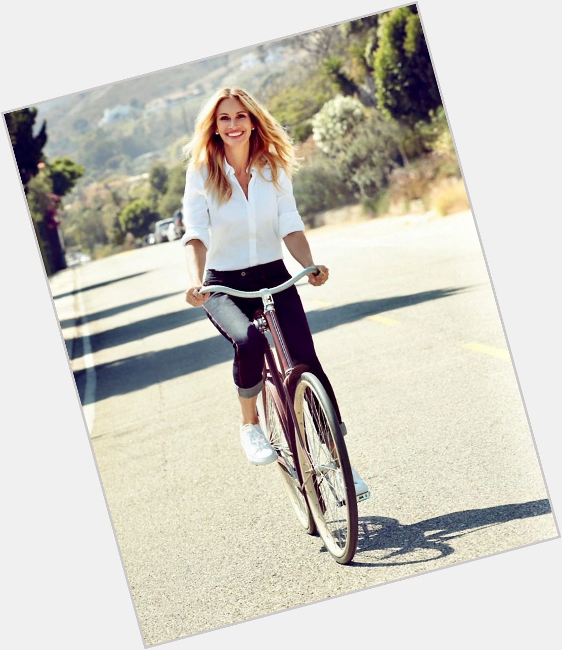  Rides A Bike
Julia Roberts\ birthday today, October 28. Happy bicycling! 