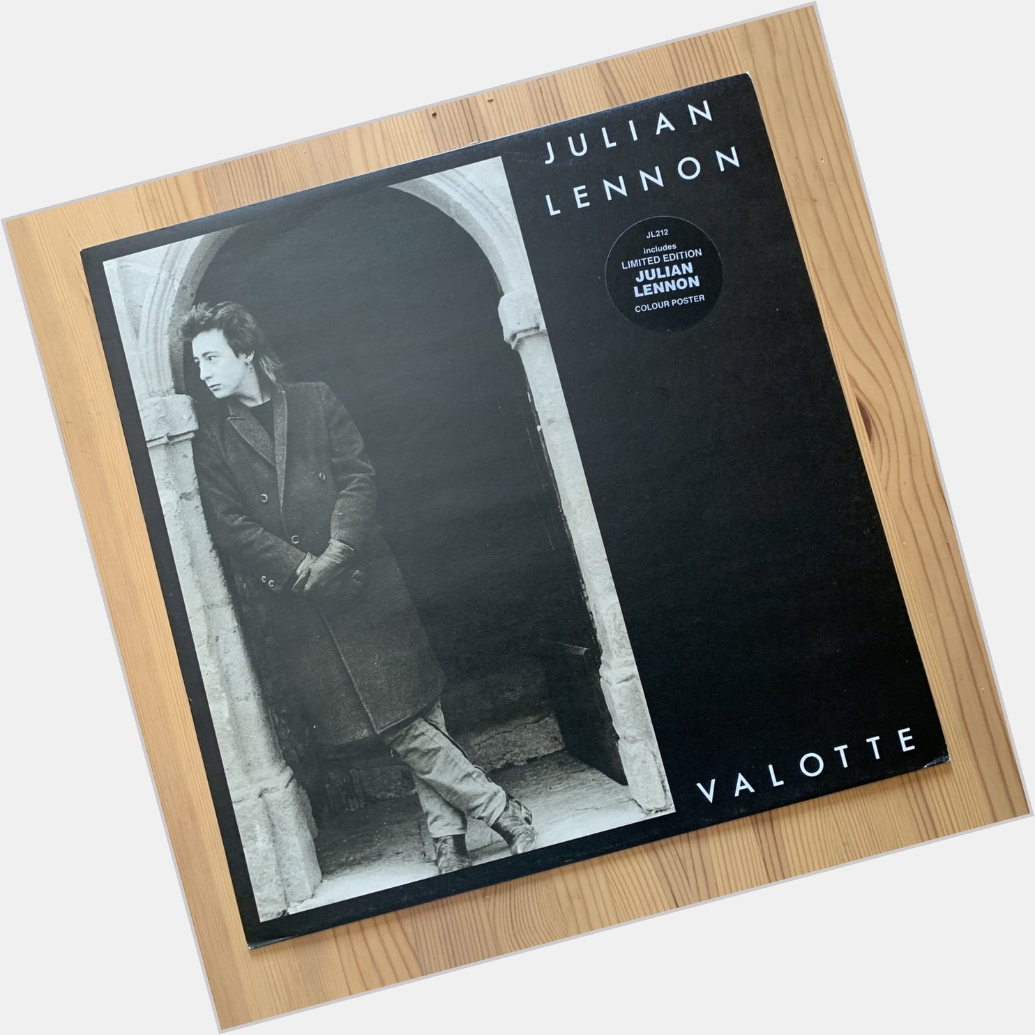 Happy Birthday,Julian Lennon
Julian Lennon-Valotte          