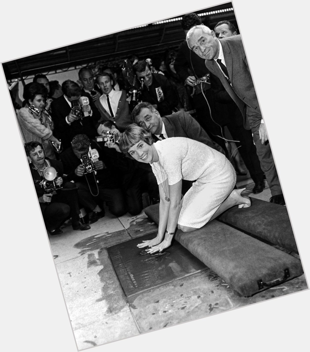 Happy birthday to the legendary Julie Andrews! She\s pictured at her imprint ceremony in 1966. 