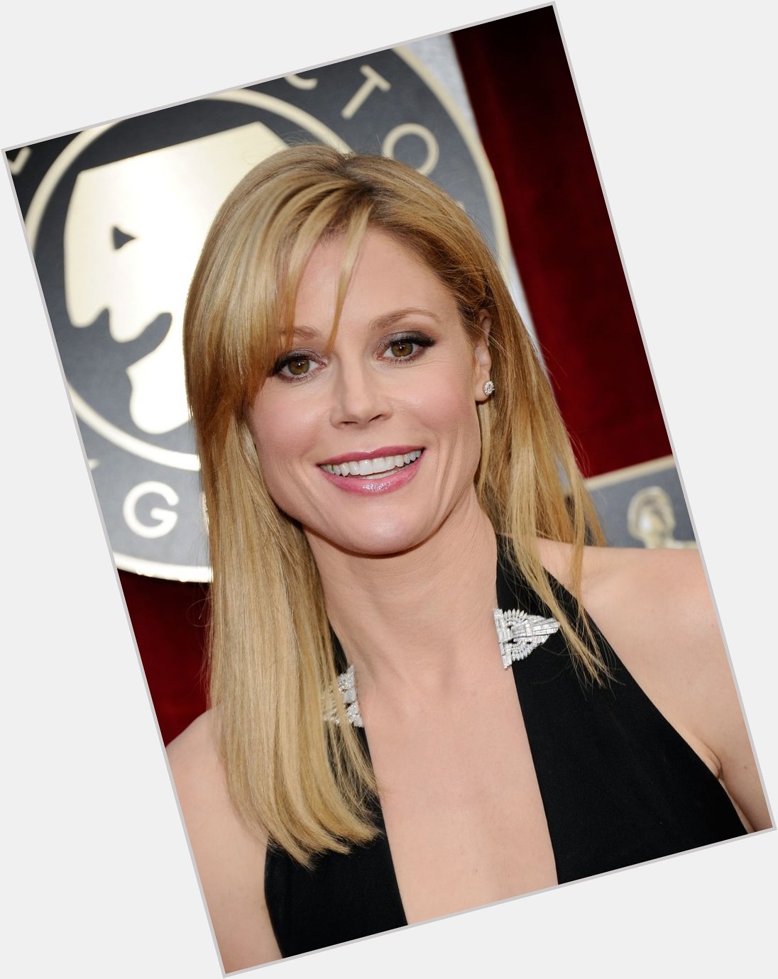 Happy birthday to Julie Bowen!!

She is best known for her role as Claire Dunphy in Modern Family for 11 seasons. 