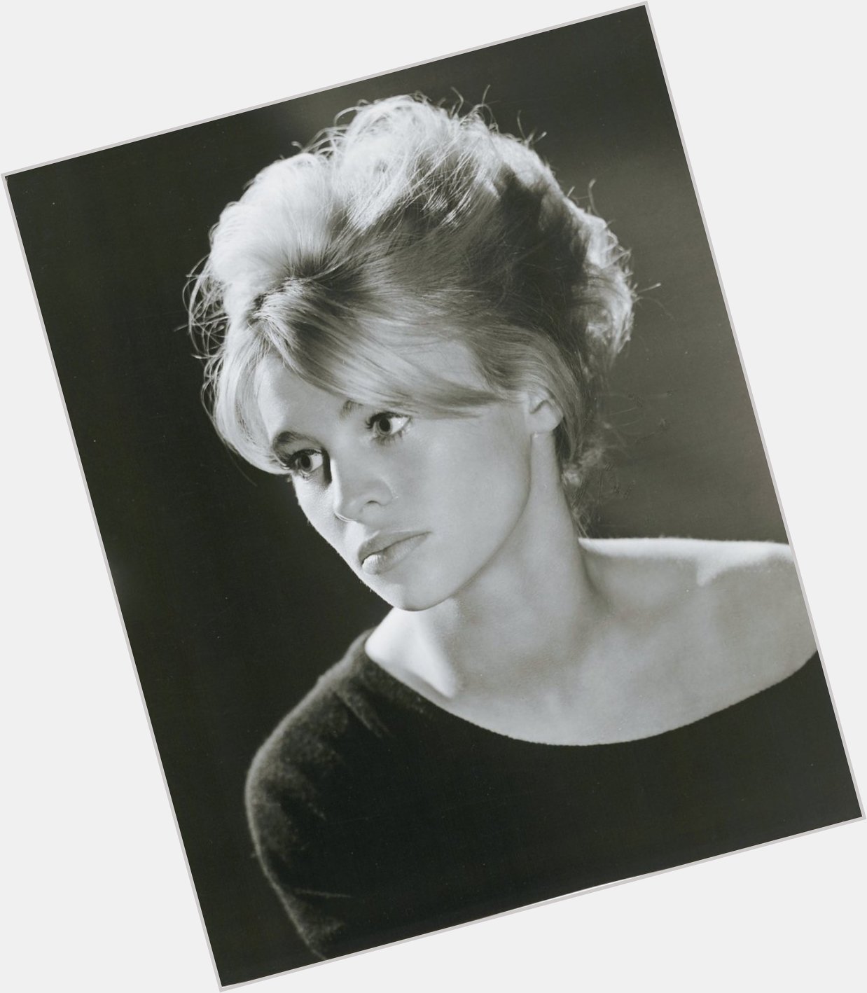 Happy birthday, Julie Christie. Born on this day in 1940. 