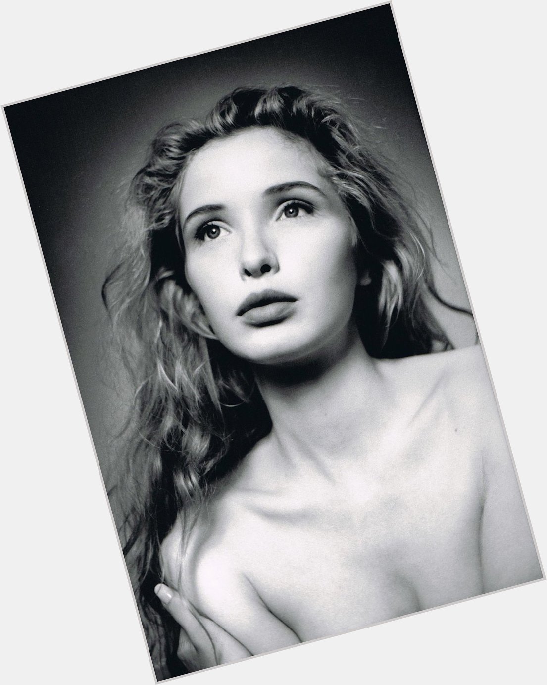    Wishing a very happy birthday to the talented and gorgeous Julie Delpy! 