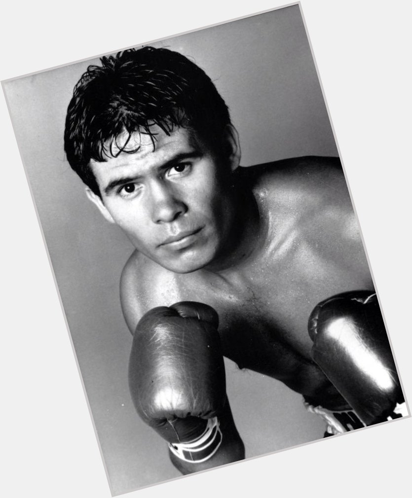 Happy Birthday to one of the boxing greats Julio Cesar Chavez who turns 61 today! 