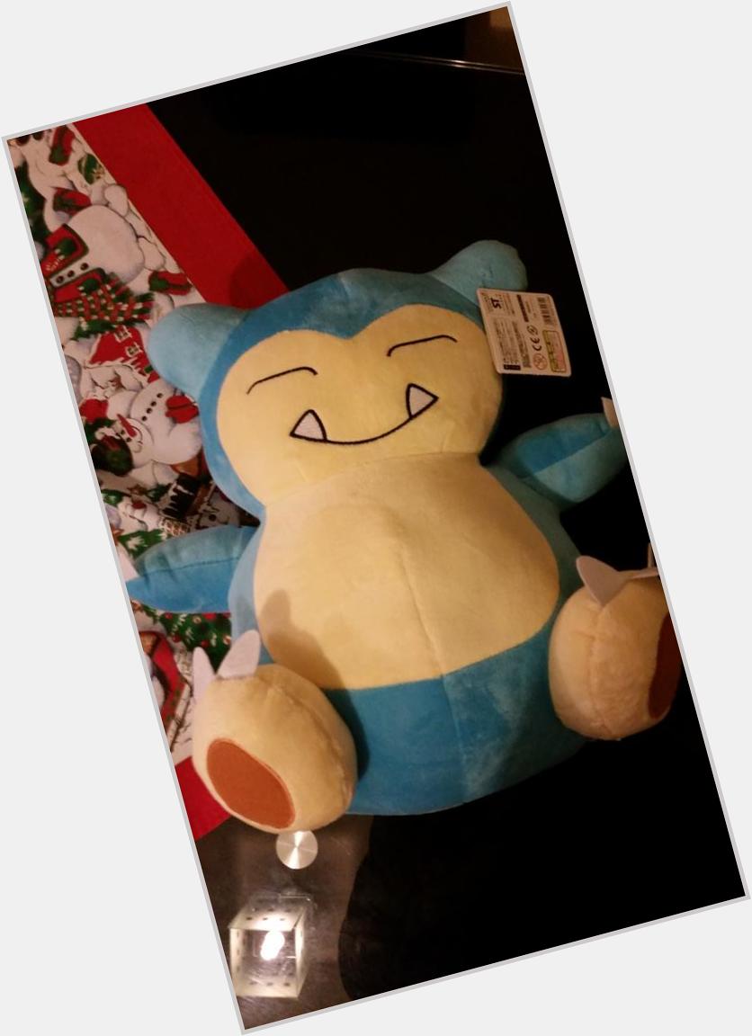  happy birthday from me and snorlax but as we say in Wales Penblwydd Happus!! 