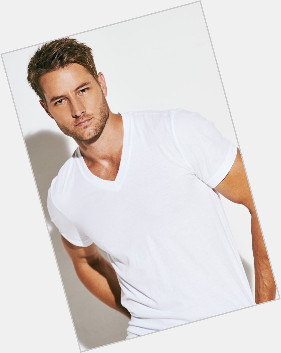 Happy birthday to and former star Justin Hartley! 