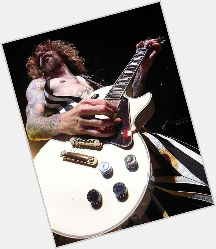 Happy 43rd Birthday To Justin Hawkins - The Darkness And More. 