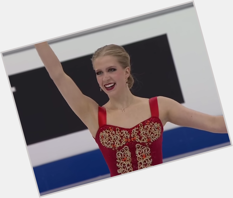 Happy birthday to Kaitlyn Weaver! The 2014 World silver medalist and 2015 Canadian champion in ice dancing! 