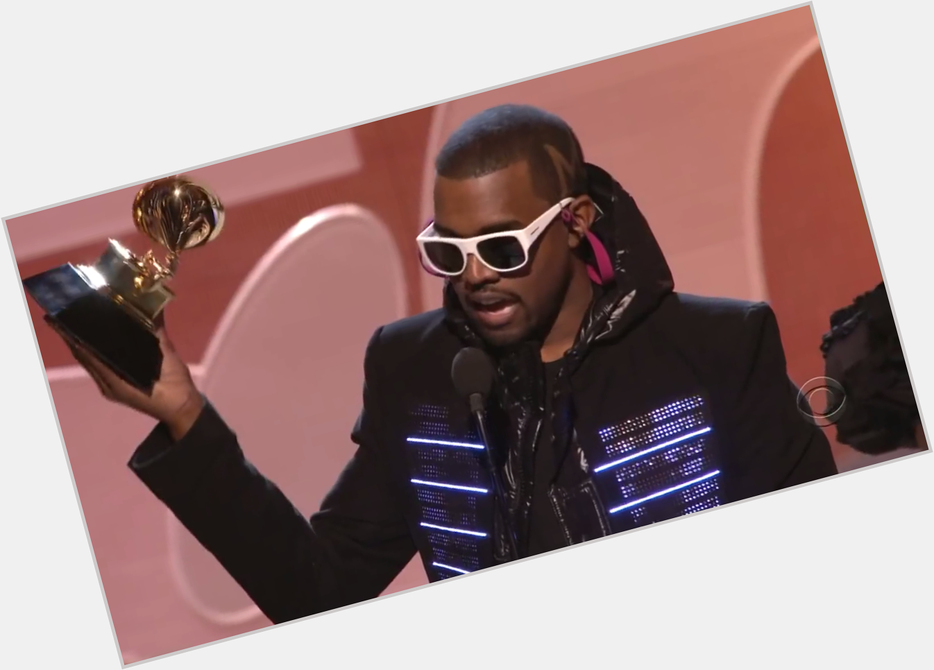 Happy birthday Here s all the times Kanye gave his awards to someone else.  
