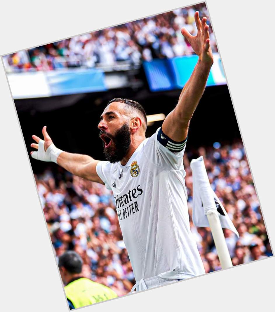  Happy 35th birthday, Karim Benzema!  ¡Feliz 35 cumpleaños! 