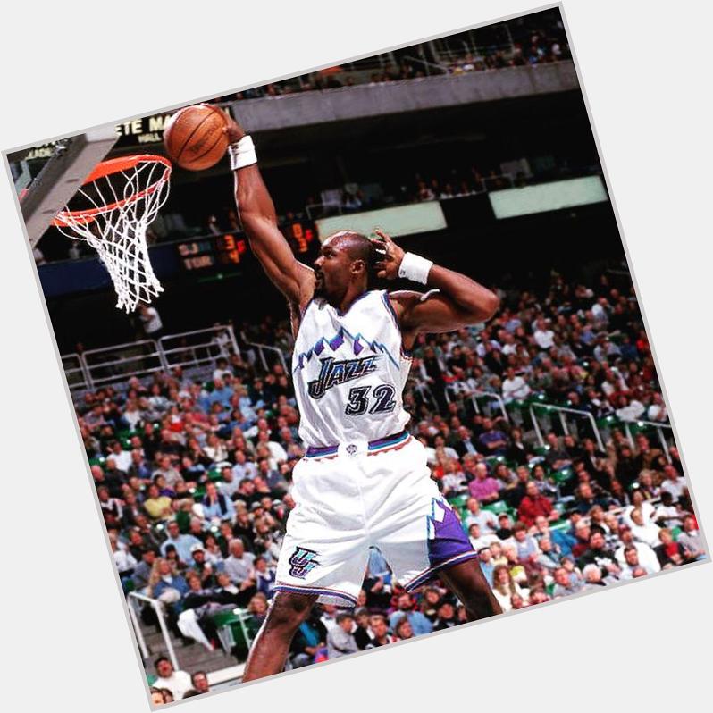 Happy birthday to Karl Malone unreal player and absolute tank!!!    