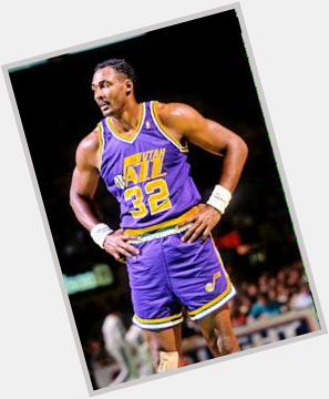 Happy Birthday to my favorite NBA player of all-time, the Mailman Karl Malone. Best PF ever. 