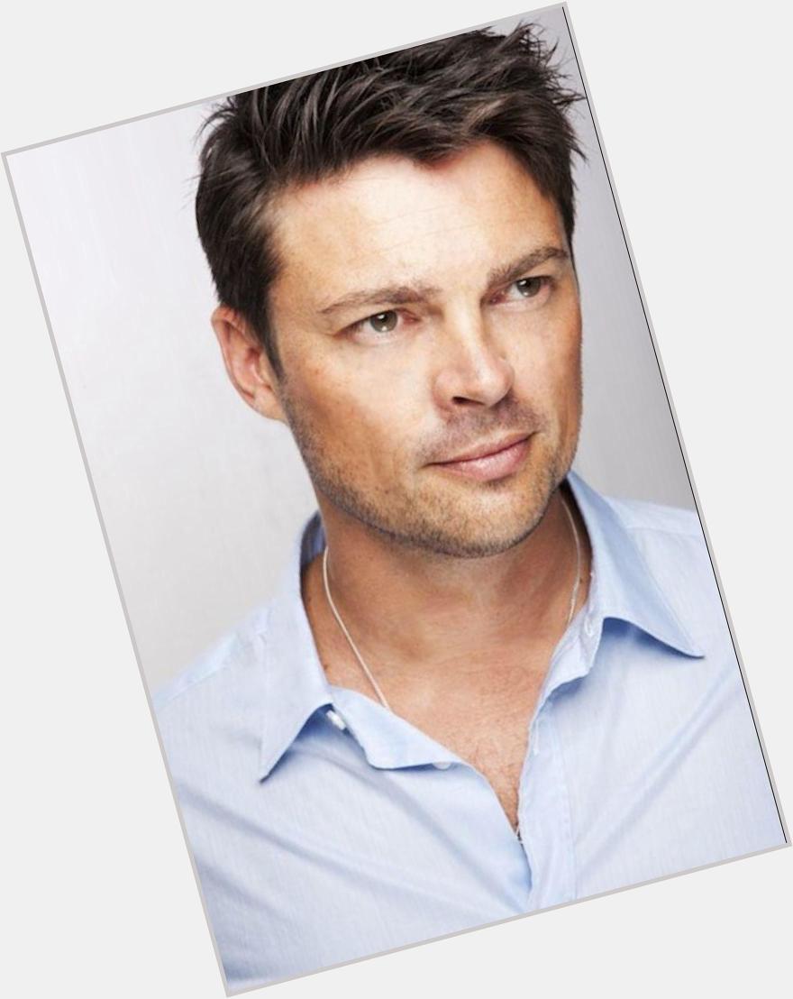 Happy birthday to Karl Urban, an handsome man and actor.     