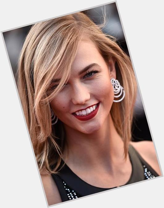 Happy birthday karlie kloss.. One of my best person... 