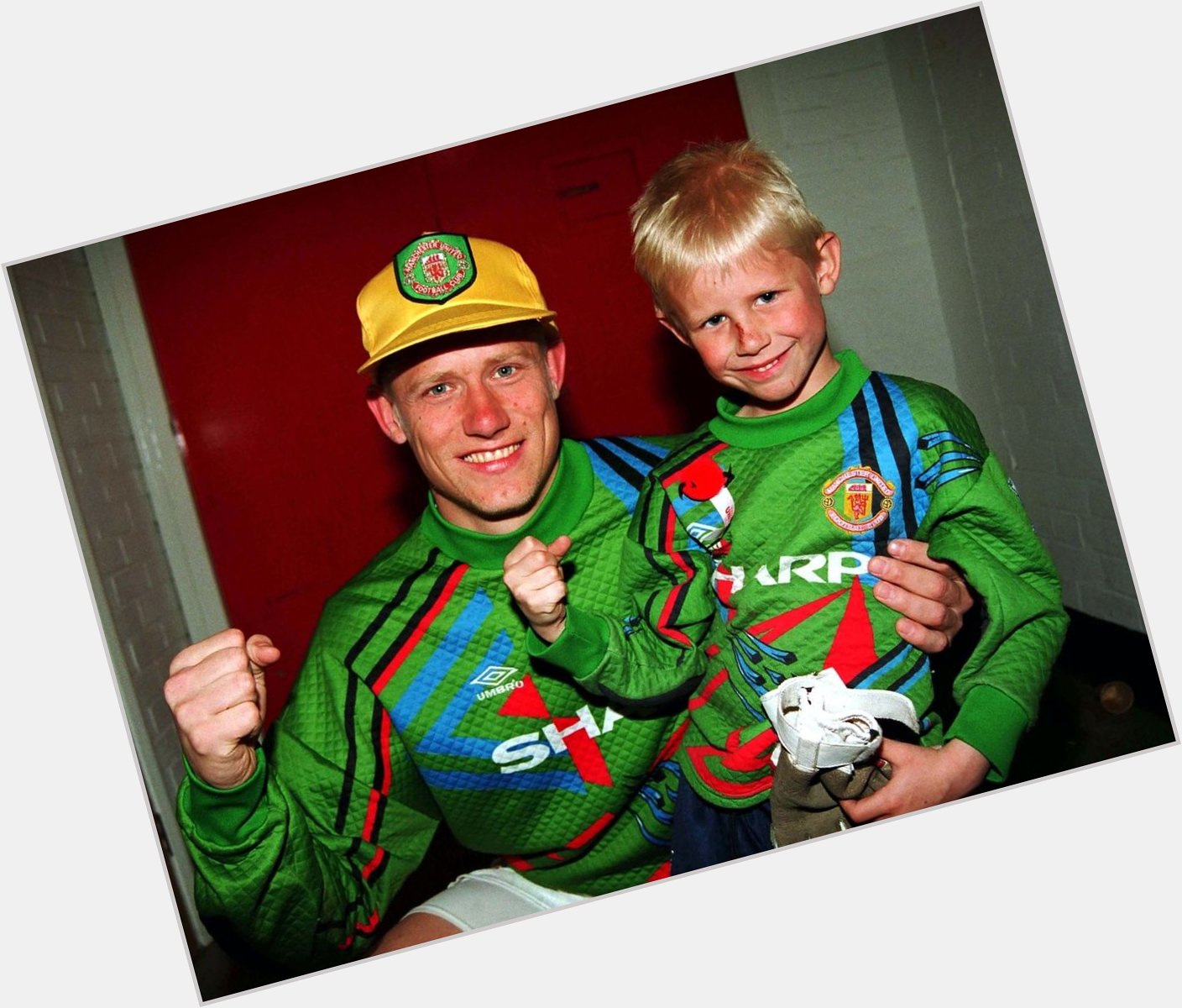 Happy Birthday Kasper Schmeichel   We love this photo of him and his dad in an incredible 90s United GK shirt! 