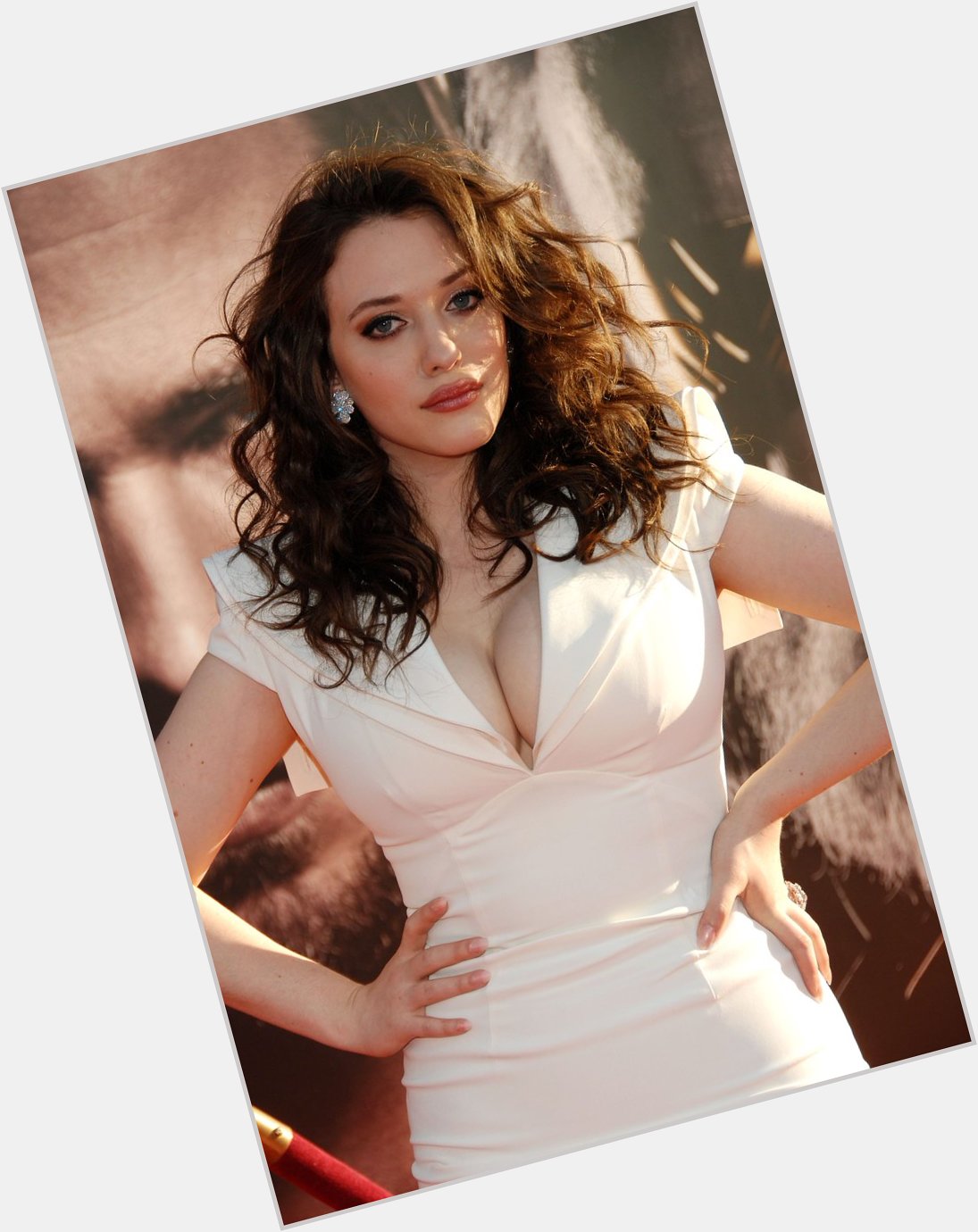 Happy Birthday to Kat Dennings     Who is 35yo today! 