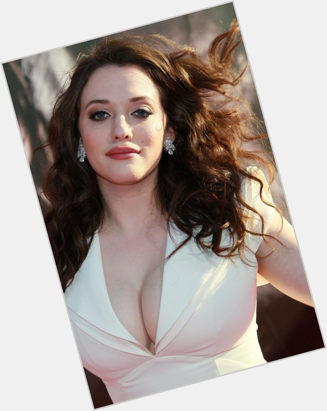  Happy 34th birthday to the delightful Kat Dennings  