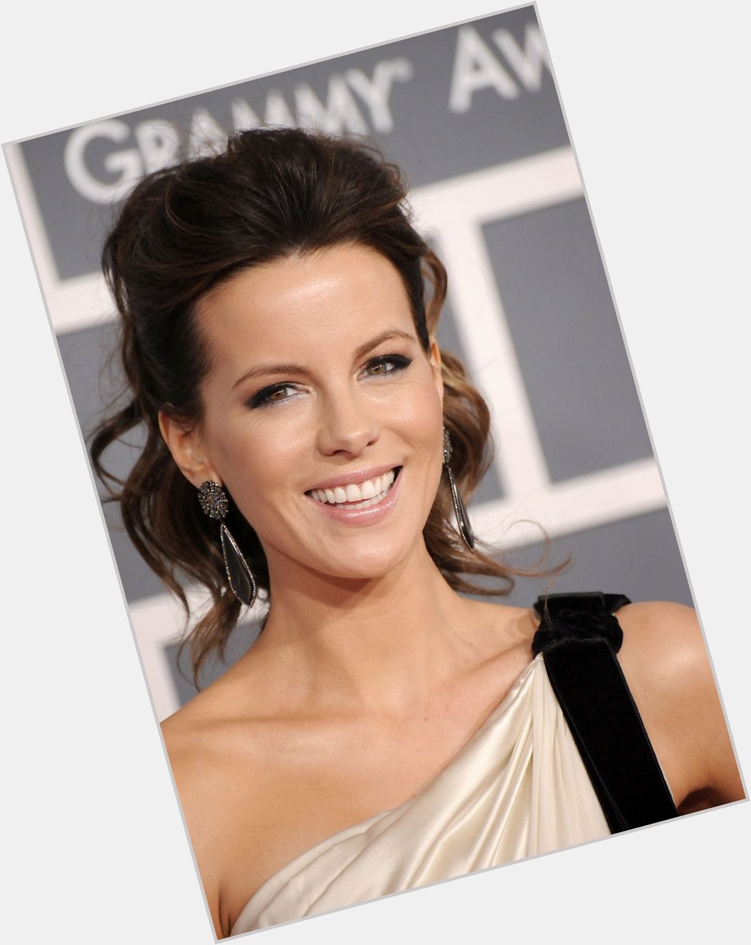 Happy Birthday to Kate Beckinsale who turns 46 today! 