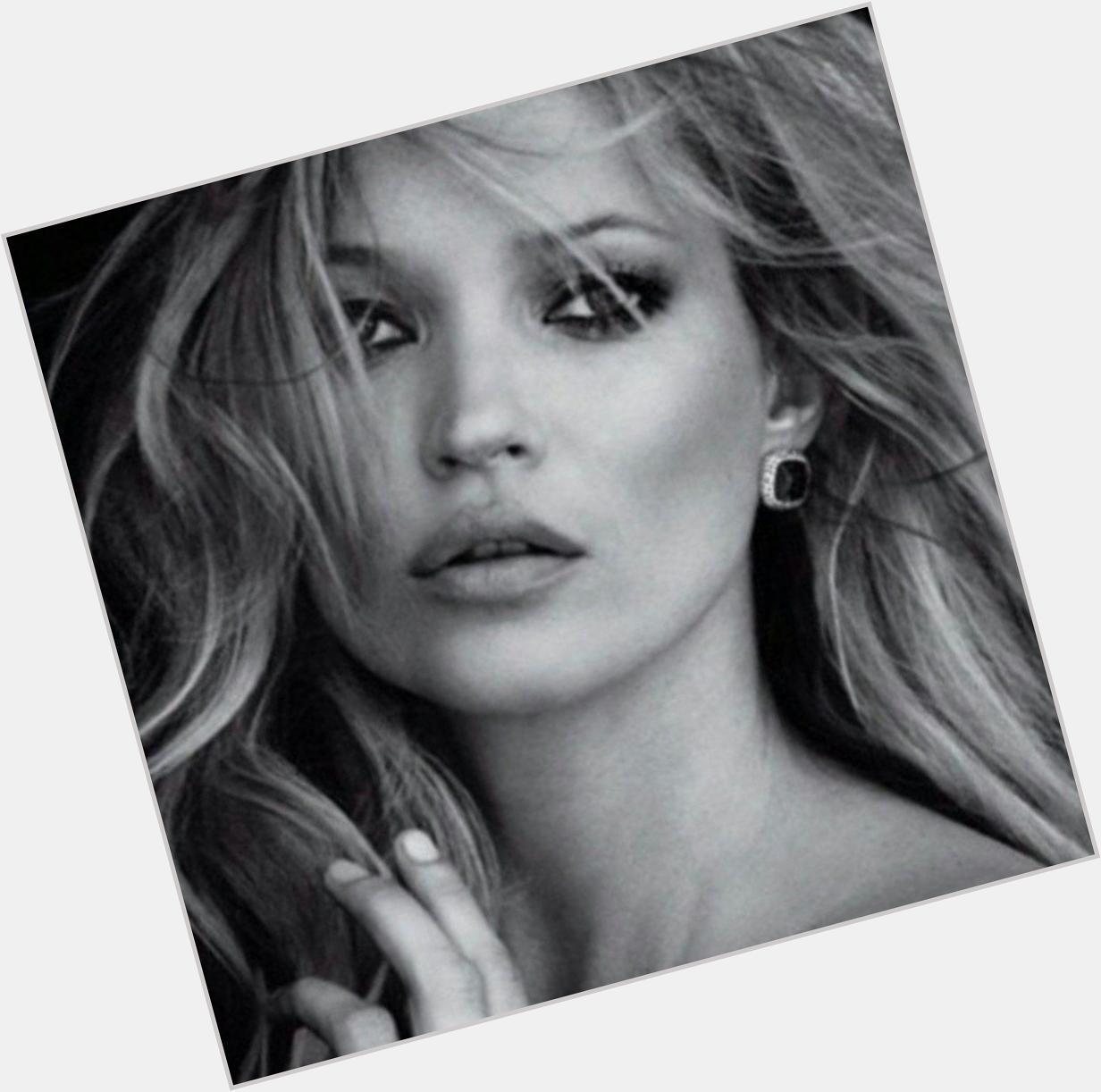 Happy birthday to one of our favourite beauty icon Kate Moss!! 