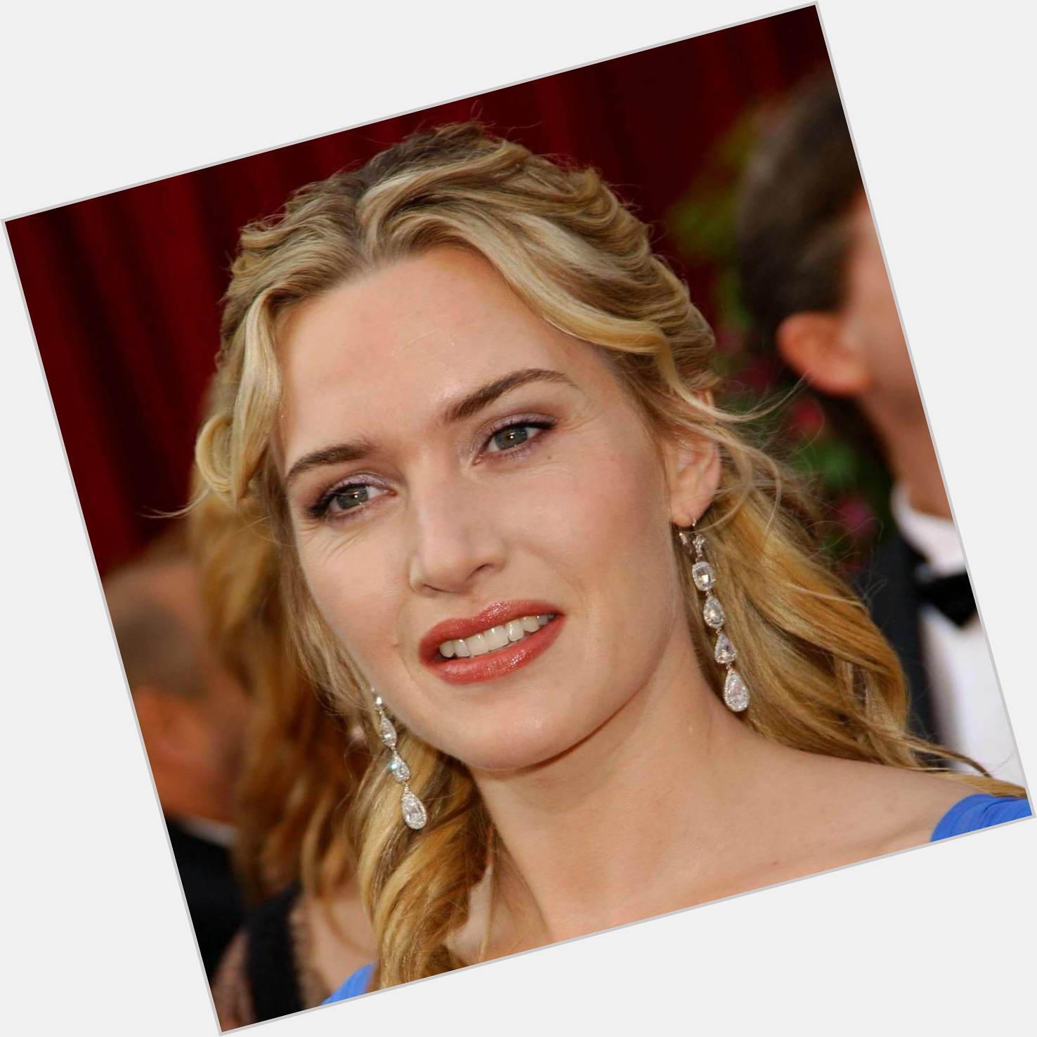 Happy birthday to you
Miss Kate Winslet!!!                         !!!      