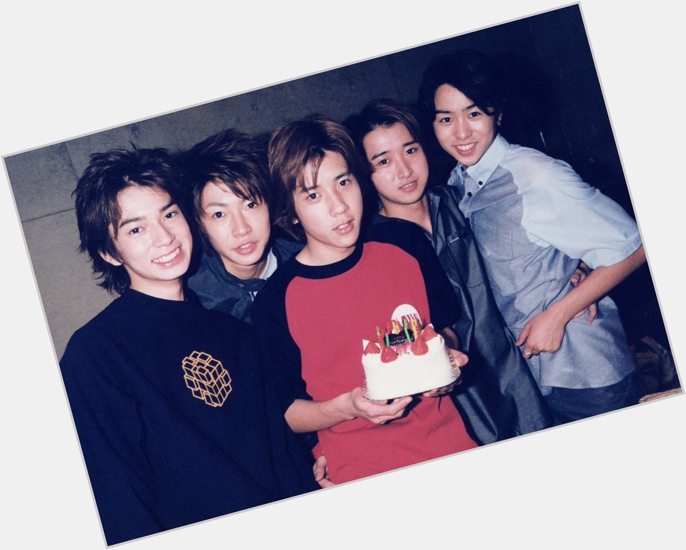 \"The miracle of Arashi is that it is the five of us.\"-Kazunari Ninomiya

Happy Birthday, Neener!    
