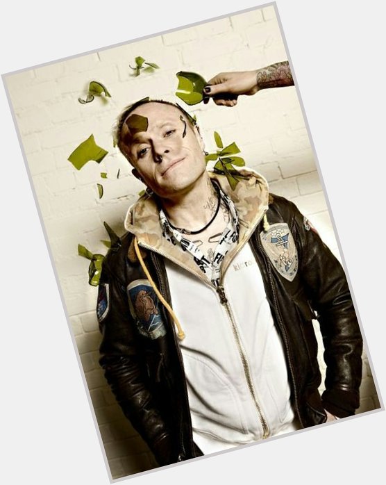 Happy Birthday Keith Flint 

The Prodigy - Out of Space 

 