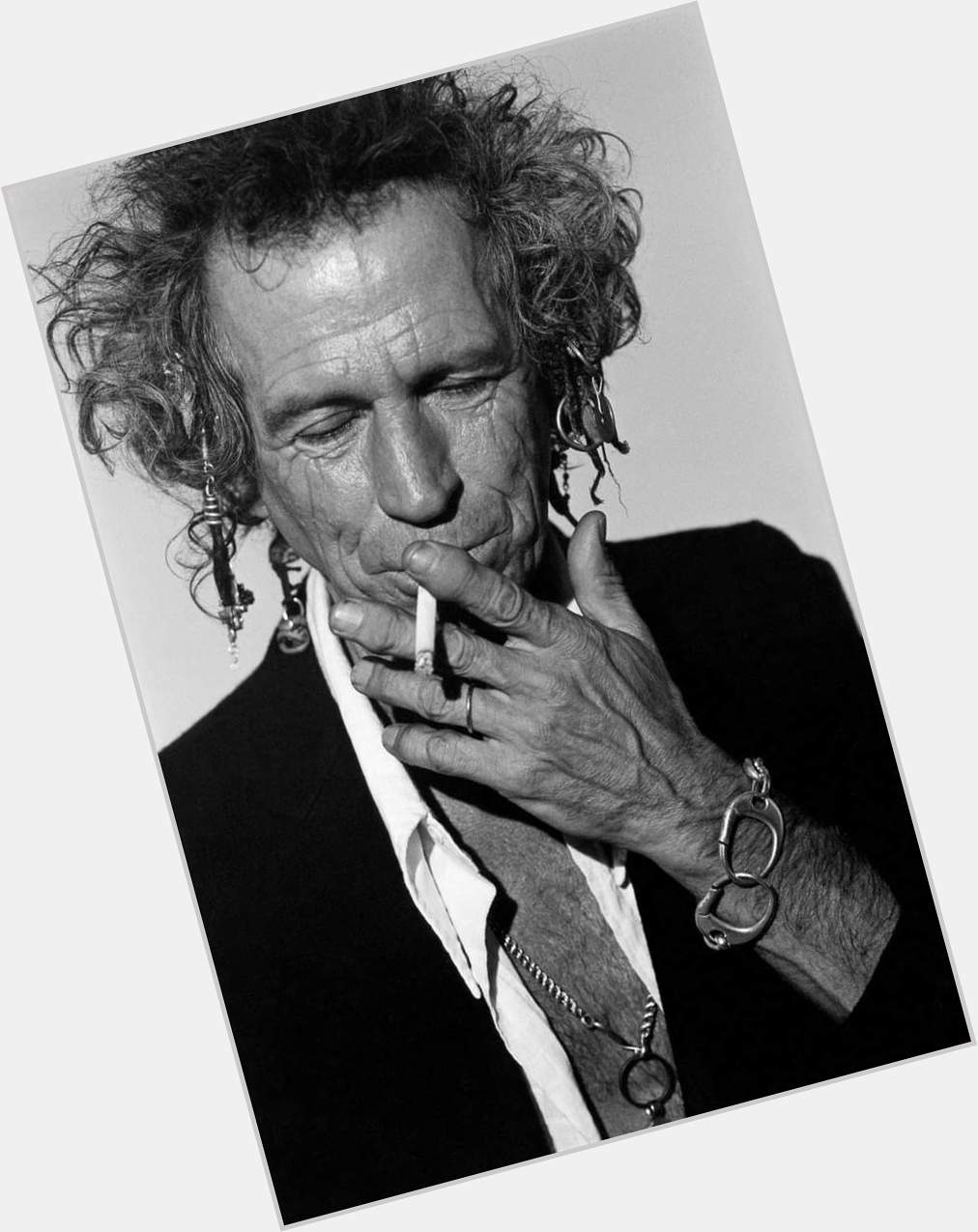 Happy Birthday to Keith Richards who turns 77 today!  Photo by Peter Lindbergh. 