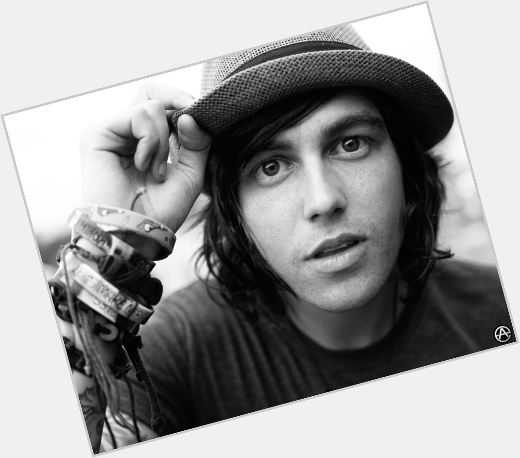  Happy birthday kellin quinn I send you a strong hug, greetings from chile 