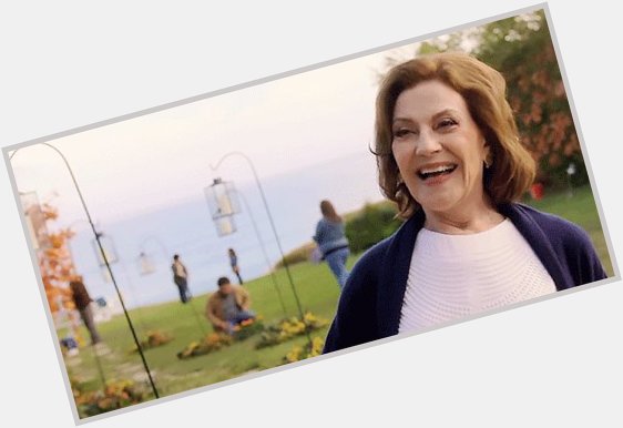 HAPPY BIRTHDAY TO THIS BEAUTIFUL QUEEN, KELLY BISHOP. I simply adore her. 