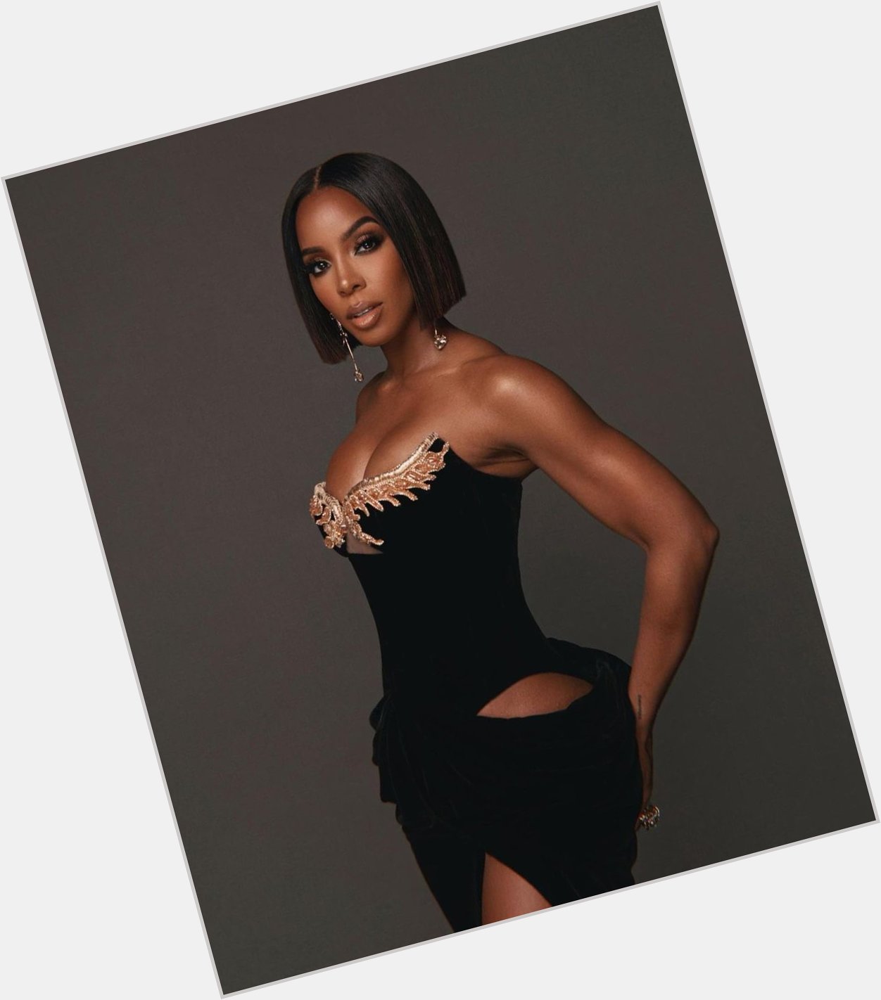 Happy Birthday to the beautiful Kelly Rowland. The songstress turns 42 today.  Instagram 