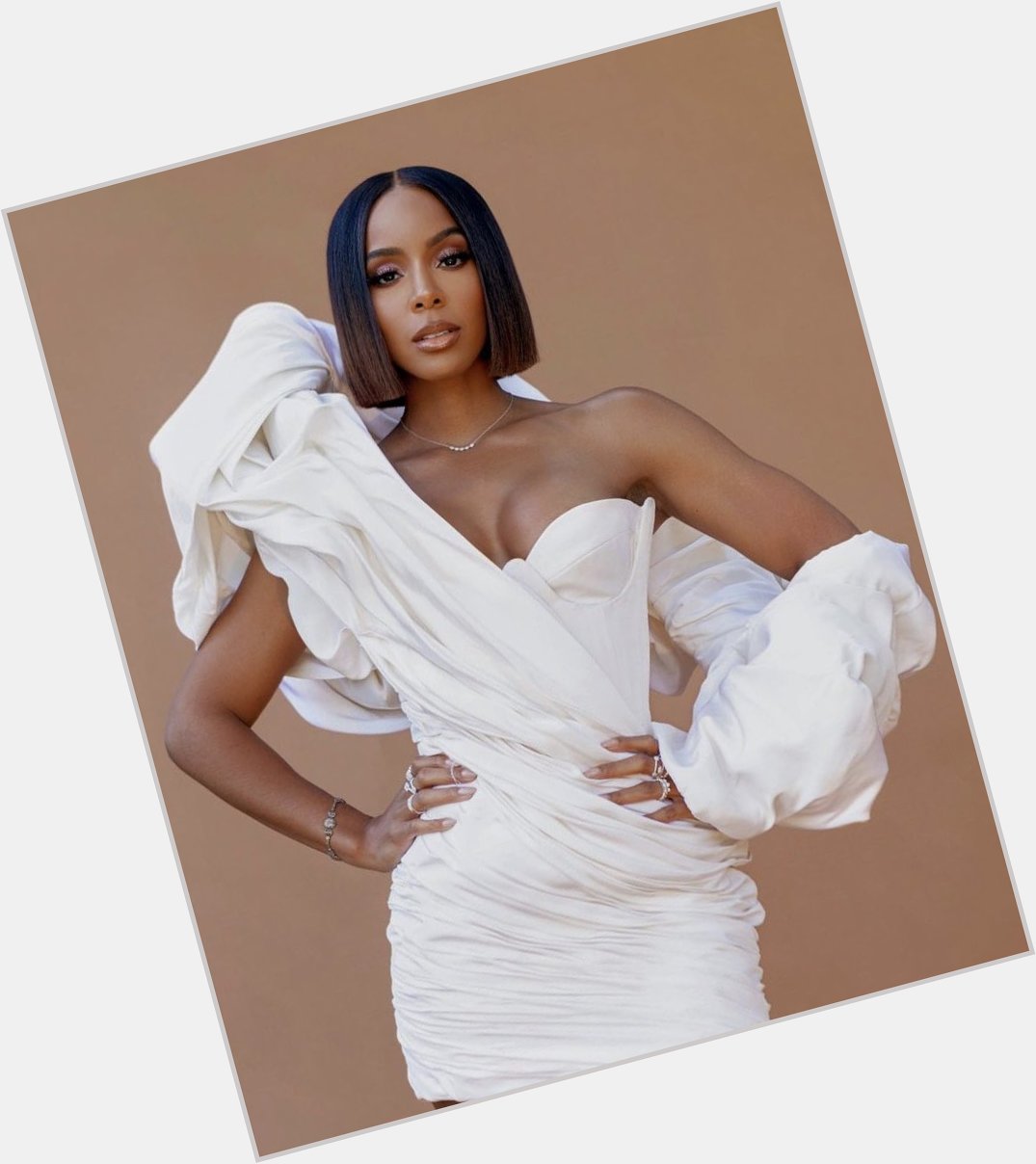 Happy birthday to the Absolutely Stunning R&B queen, Kelly Rowland  