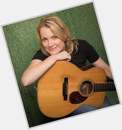Happy 54th Birthday to country music singer-songwriter, Kelly Willis! 