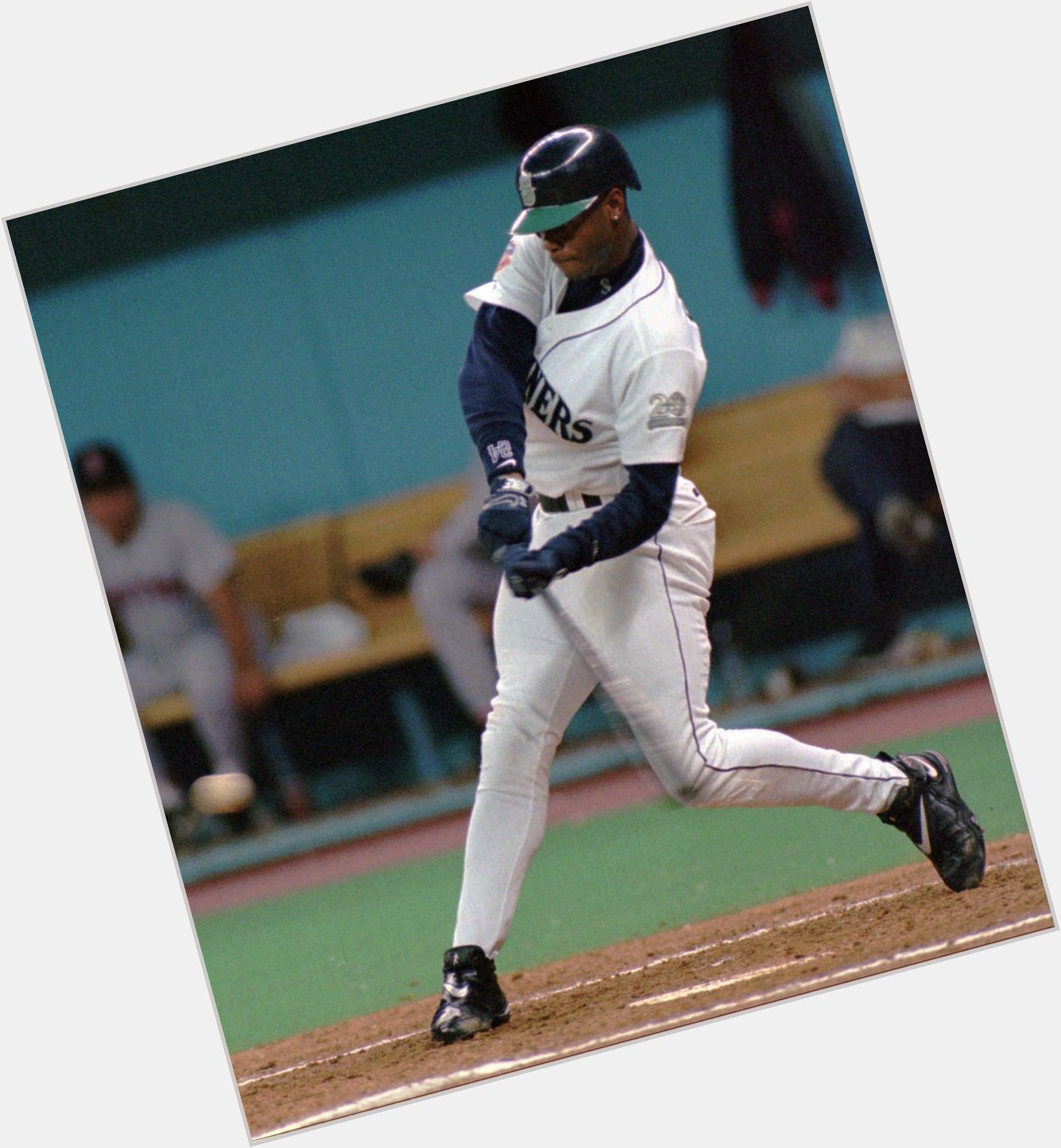   Happy 45th Birthday to one of the sexiest swings in sports, Ken Griffey, Jr.! 