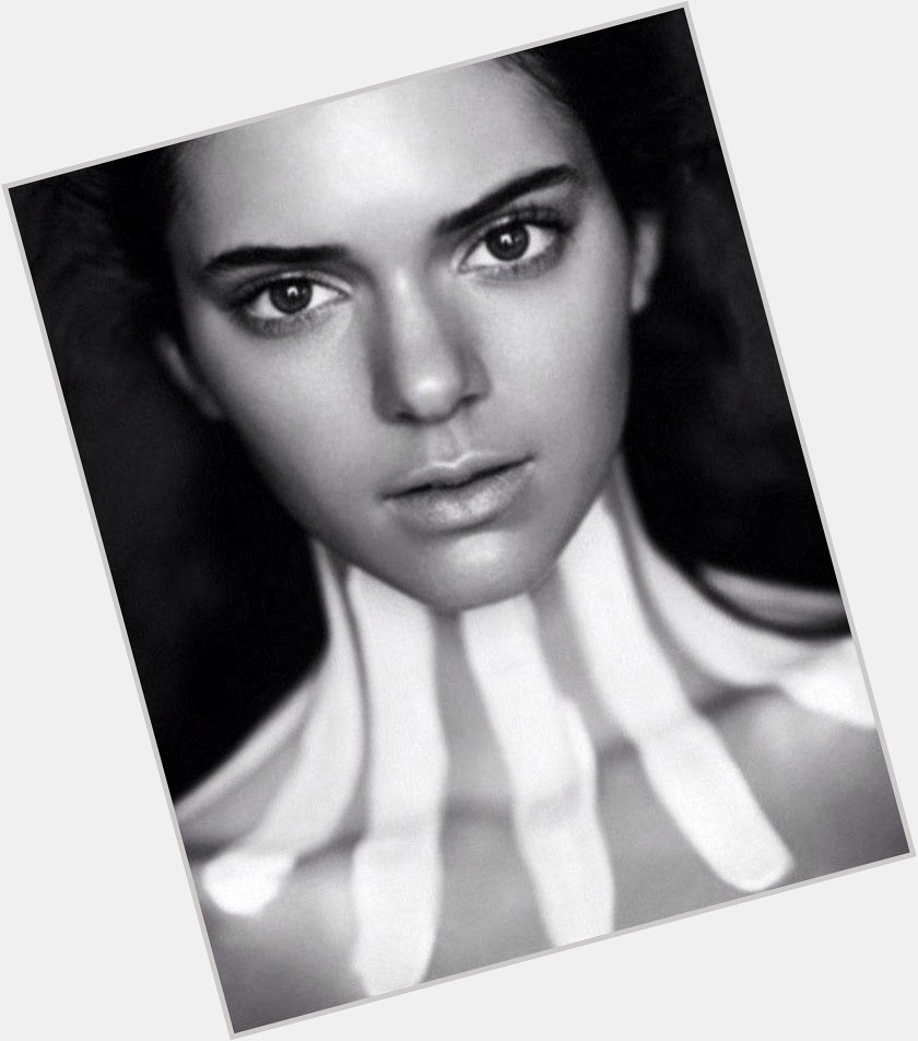 HAPPY BIRTHDAY
Kendall Jenner - 3 noviembre 1995 