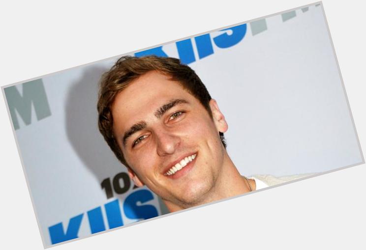 " Happy 24th Birthday to Kendall Schmidt! 