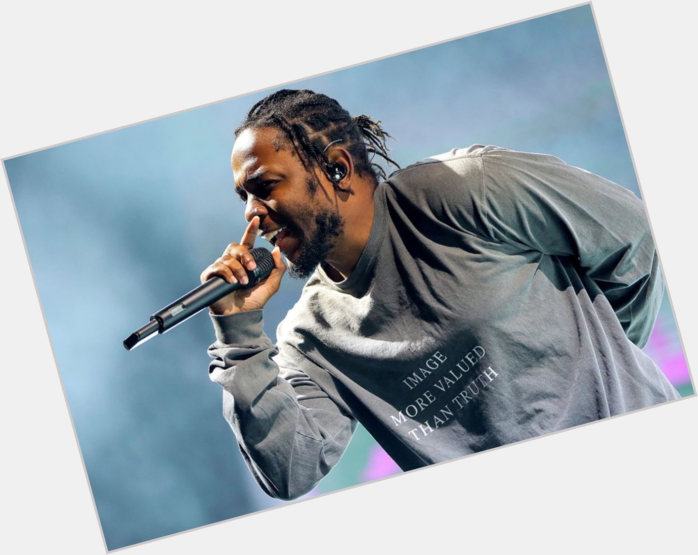 Happy 35th Birthday to one of hip-hop\s greatest mc\s, Kendrick Lamar. 