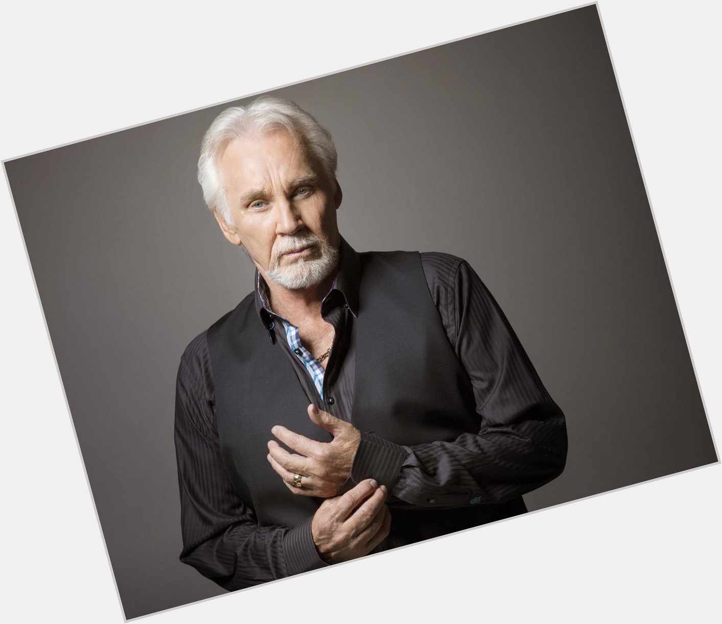 Wishing a very Happy Birthday to Kenny Rogers. He turns 80 today!  