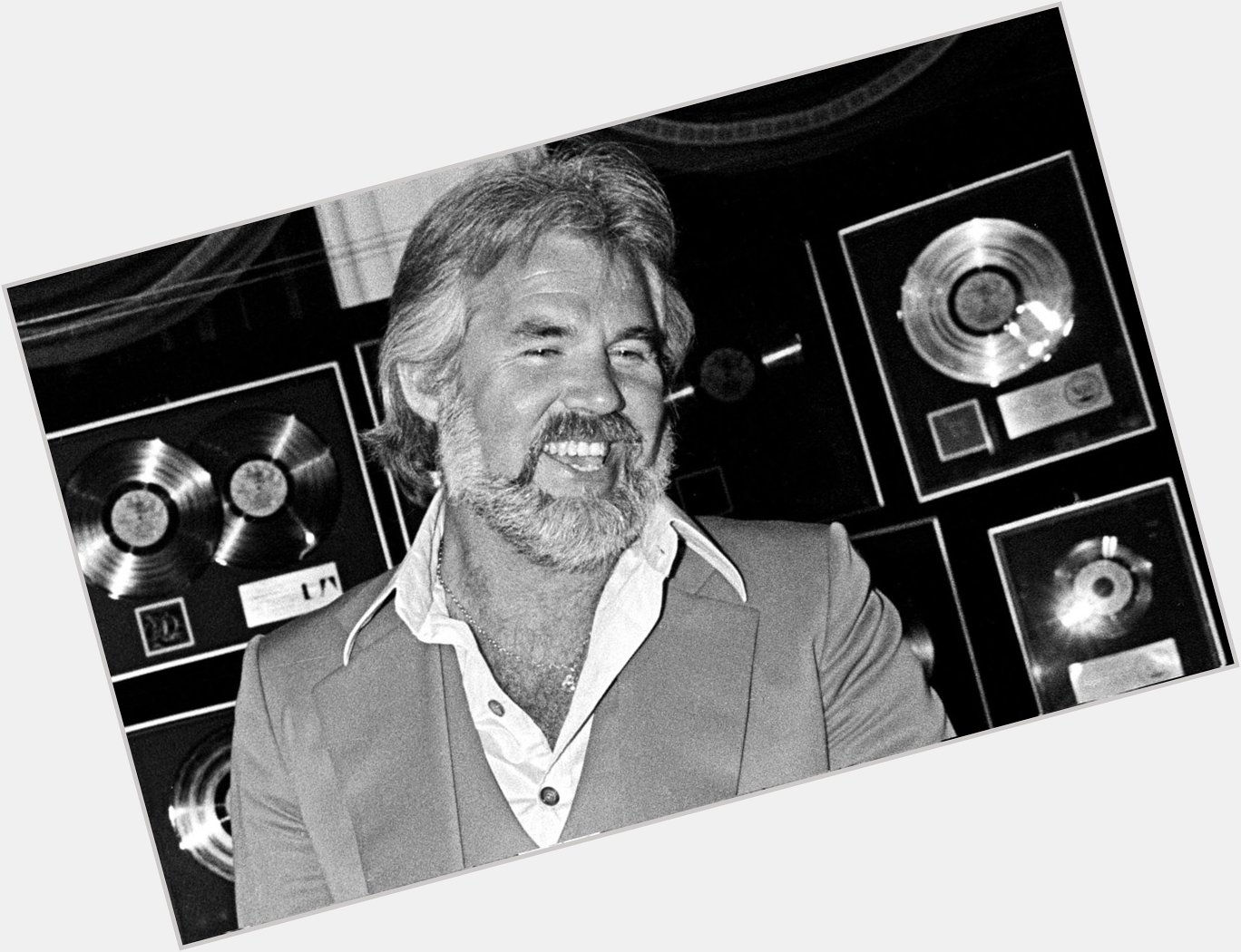 Happy Birthday to the late Kenny Rogers!!! 