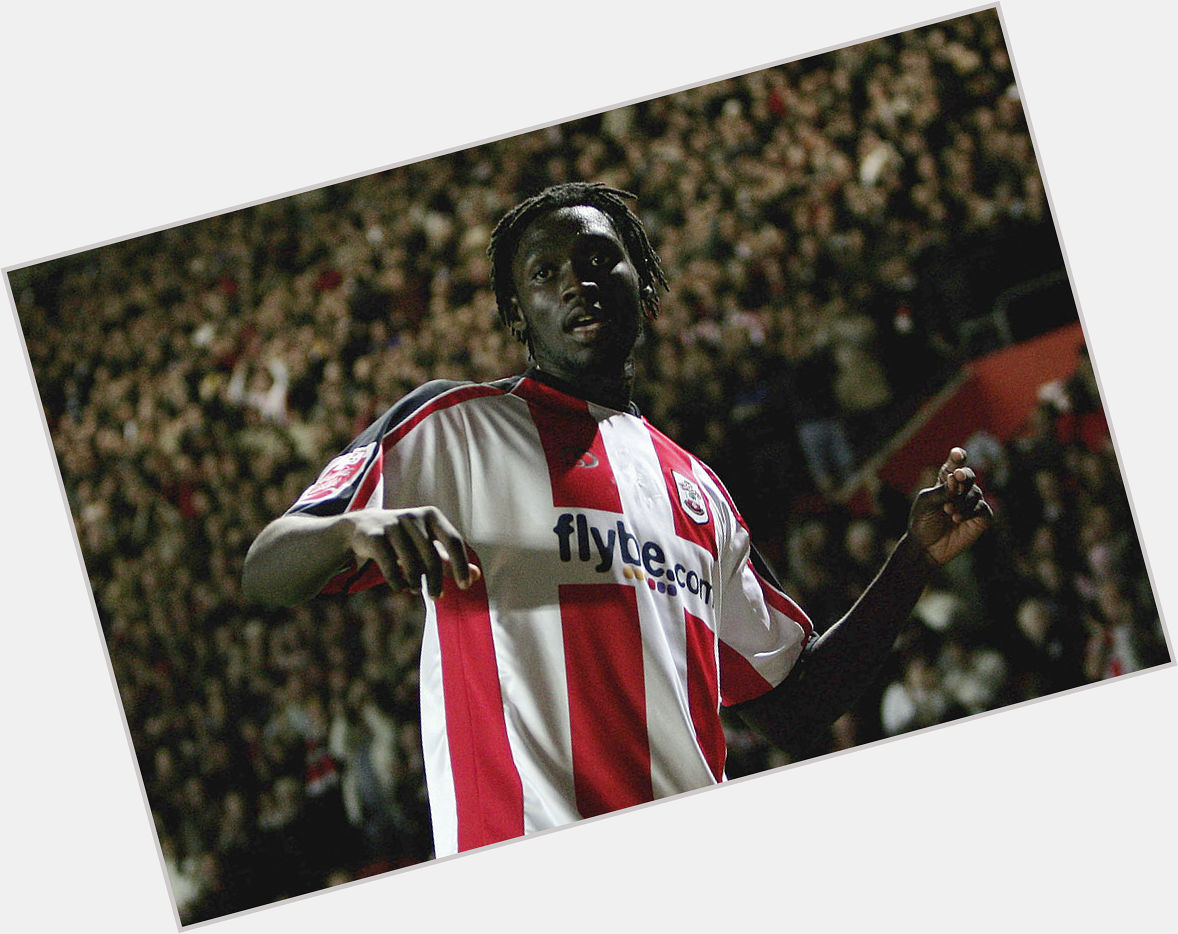 Happy birthday to former Southampton striker Kenwyne Jones, who is 3  8  today!  