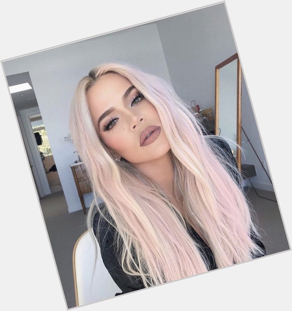 Happy birthday khloe Kardashian you are really pretty and I love your family and daughter is so cute  