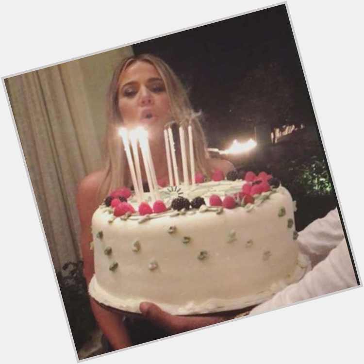 HAPPY BDAY! Por dentro do aniversário de 34 anos de Khloé Kardashian! VEM CONFERIR -->  