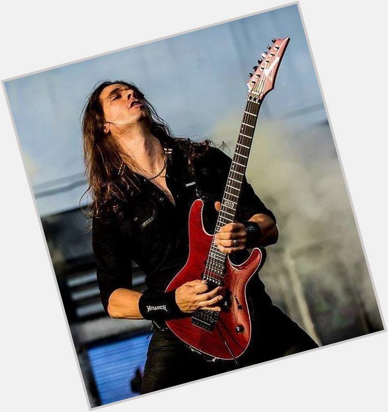 Happy Birthday (Feliz aniversário) Kiko Loureiro.

Angra/Megadeth    