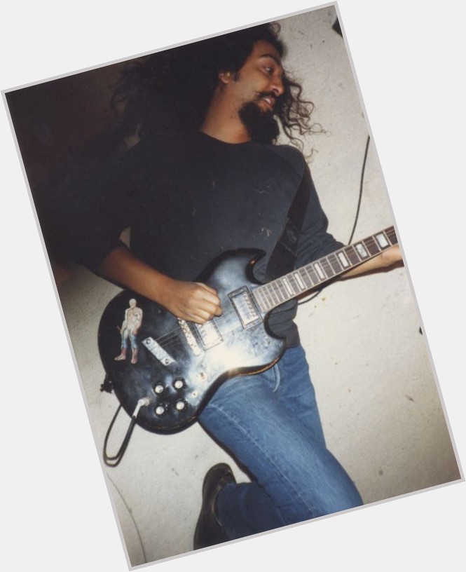 Kim day!! happy birthday kim thayil !! thank you for blessing us with your amazing guitar skills 