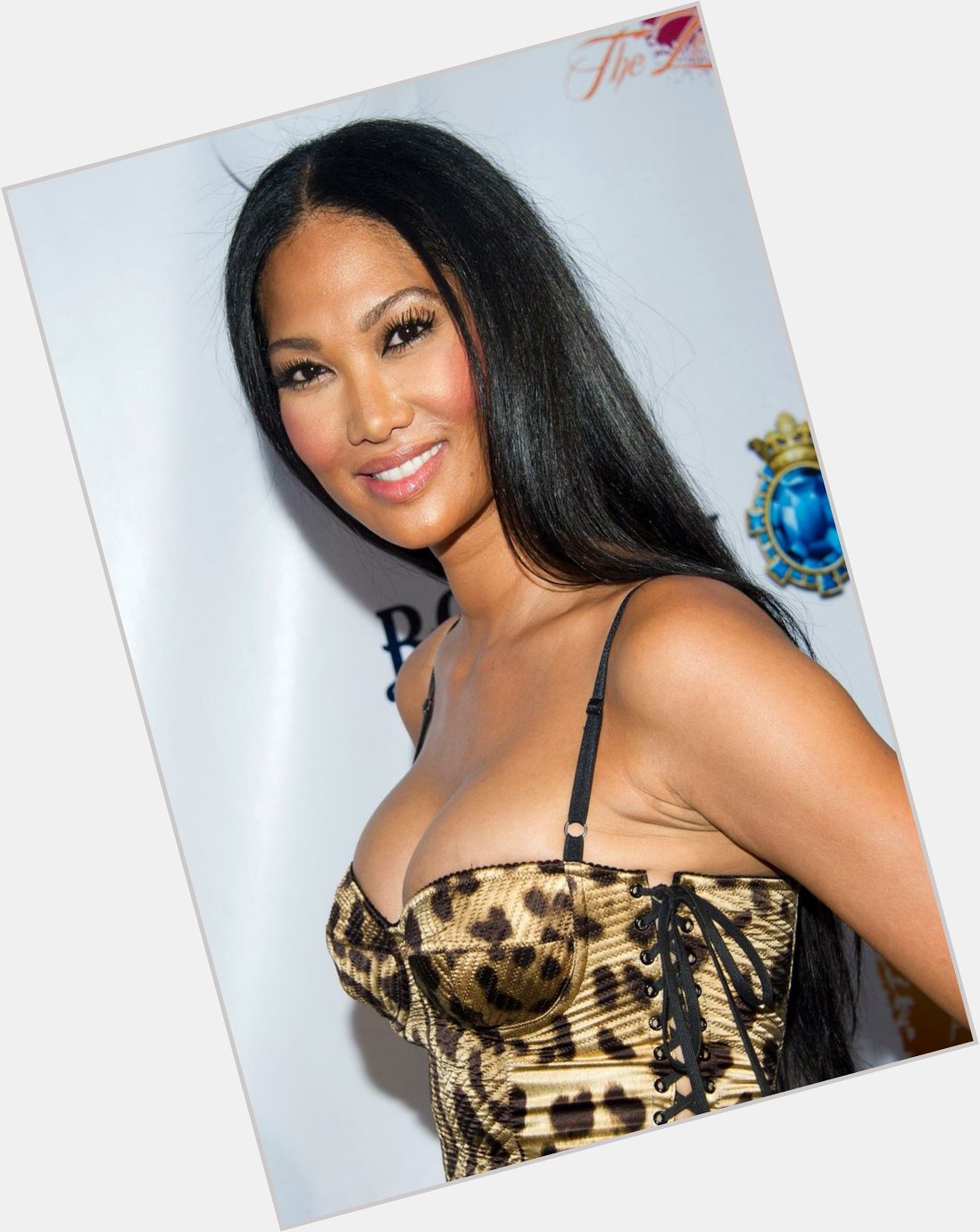 Happy Birthday to model and fashion designer Official Kimora Lee Simmons. She turns 42 today. 