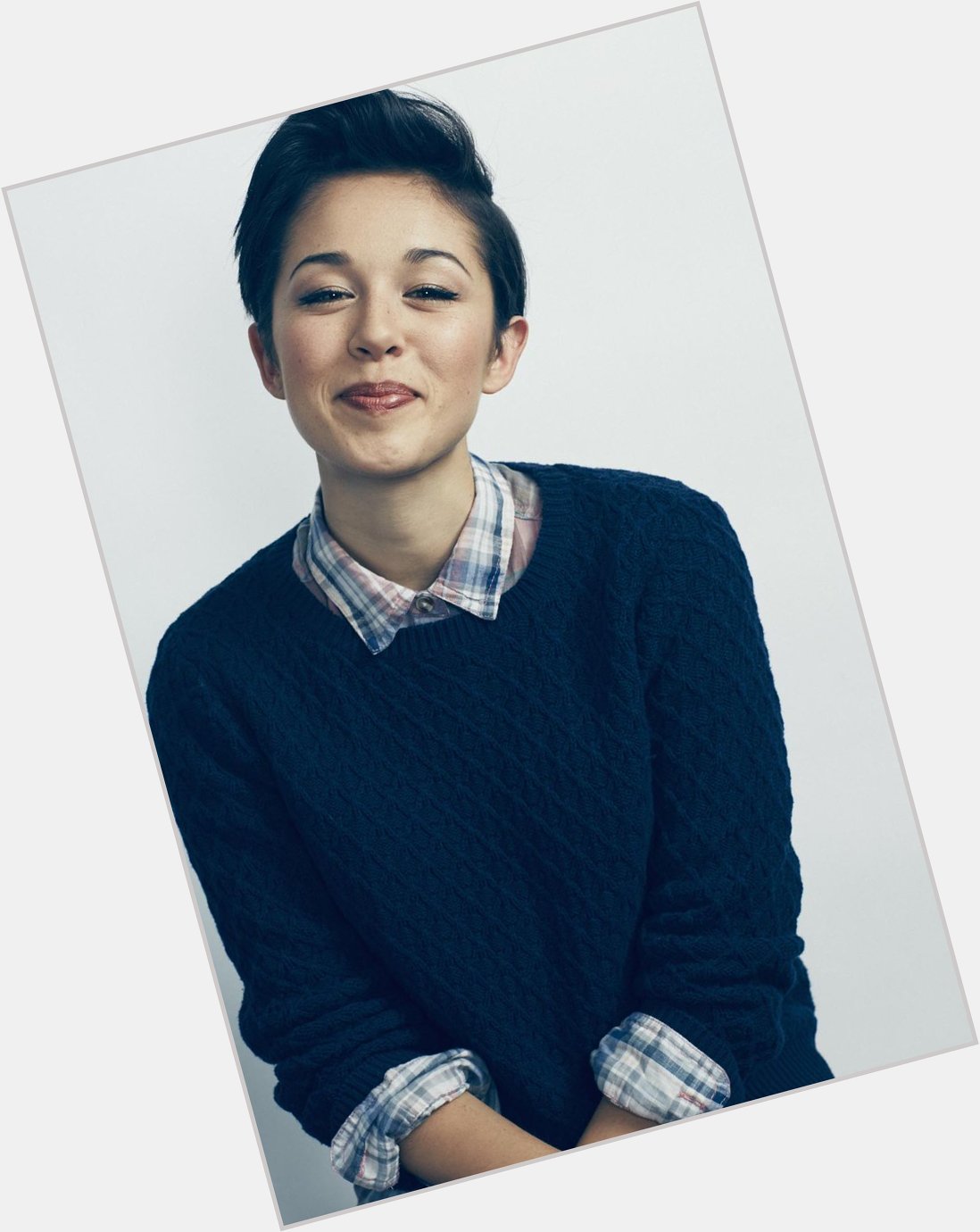 HAPPY BIRTHDAY, DEAR ! <3 <3 <3

wish you keep being Kina Grannis that I know since \Valentine\ :* 