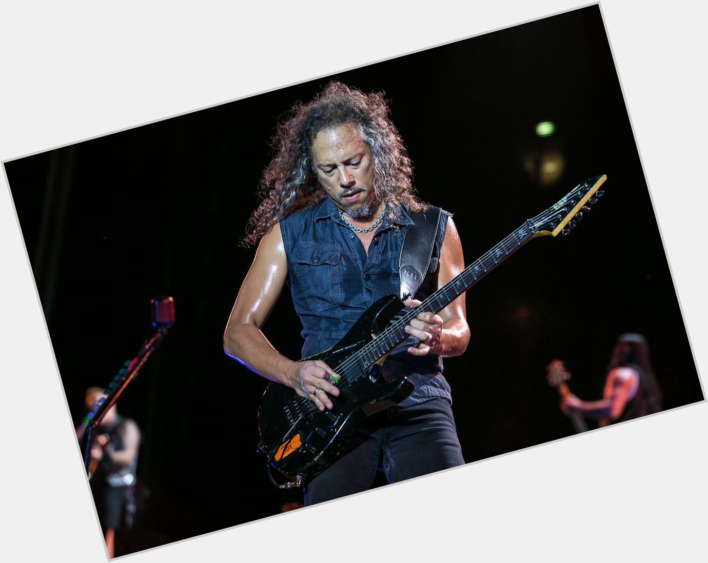 A big Happy Birthday to US metal guitarist, Kirk Hammett, guitarist with Metallica, 53 today (18th November). Enjoy. 